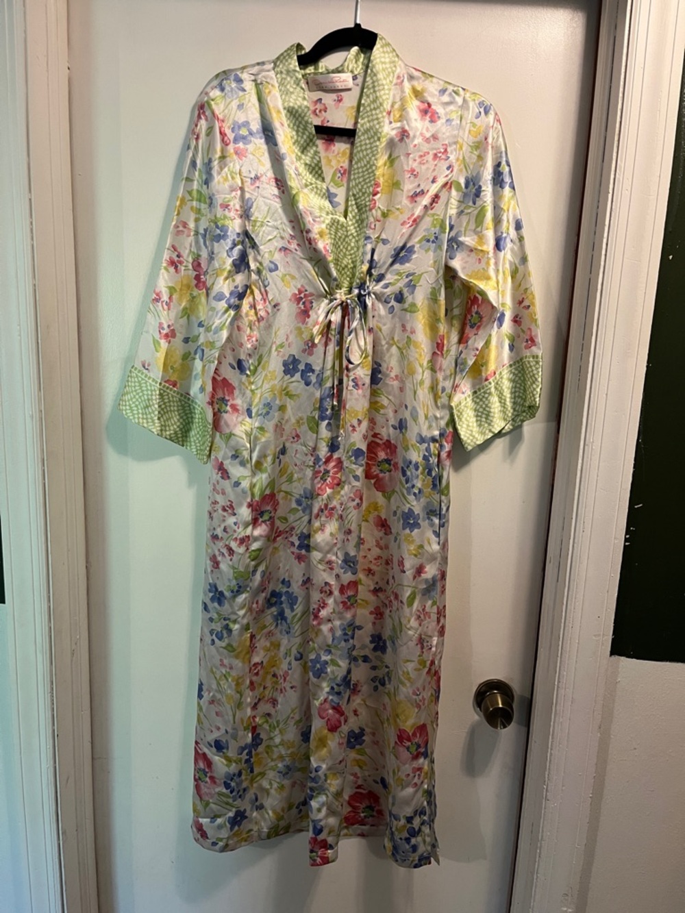 Oscar de la Renta Sleepwear Floral Satin Robe in White, Pink, Blue & Green